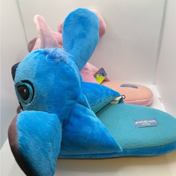 ♦️Blue and Pink Plush Slippers - Picture 3 of 4